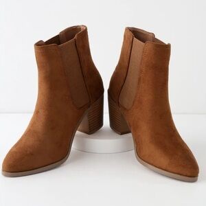 NWOT :: Lulus Teddy Tan Suede Ankle Booties // Sz 7.5 Eur 38.5